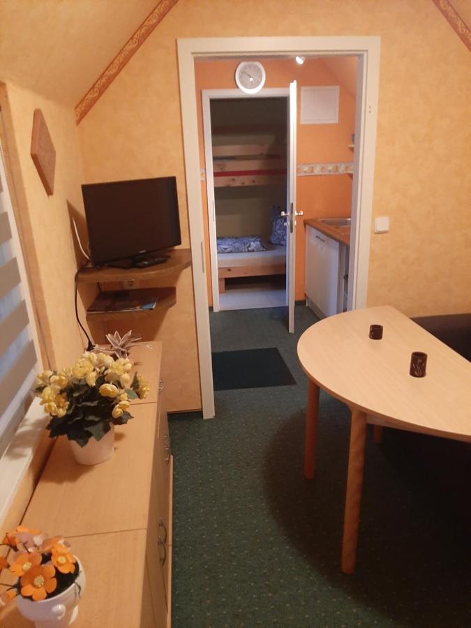 Appartamento Ferienunterkuenfte Wesenberg Esterno foto